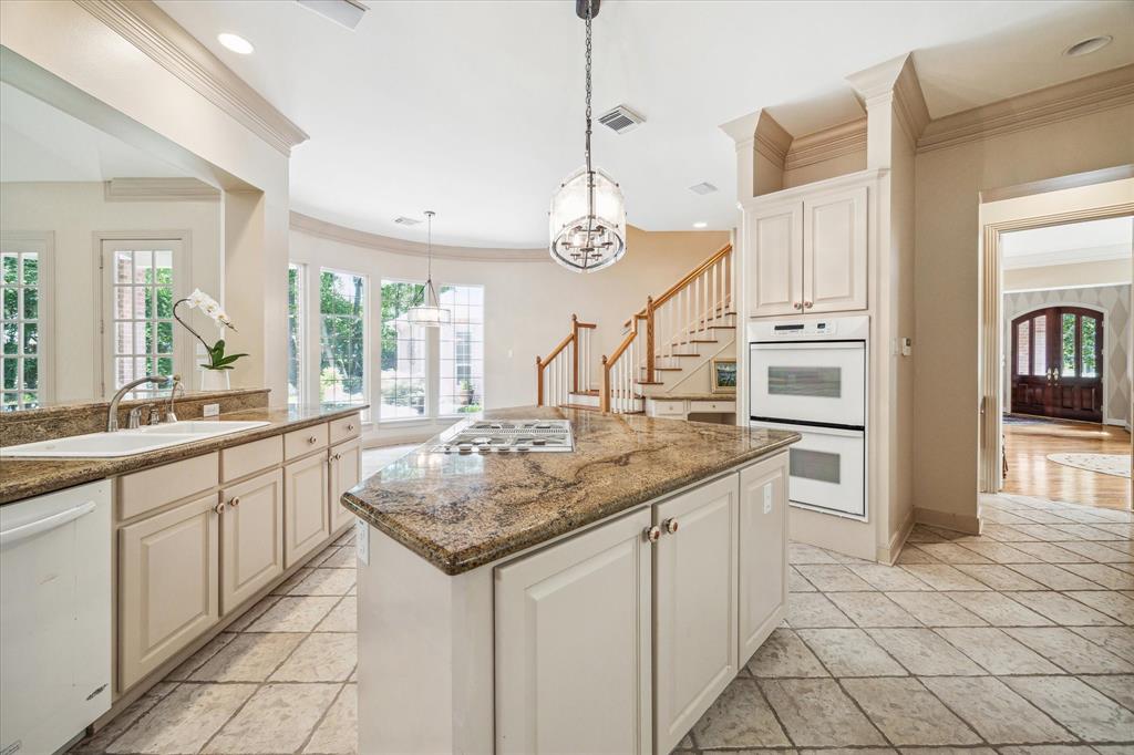 915 Huntington Cove