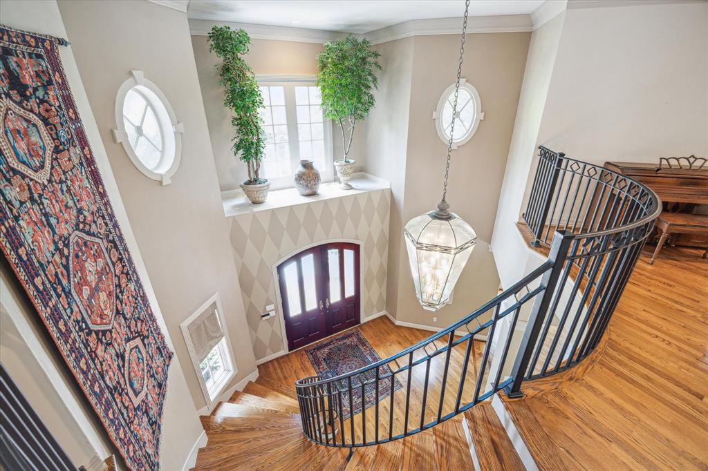 915 Huntington Cove