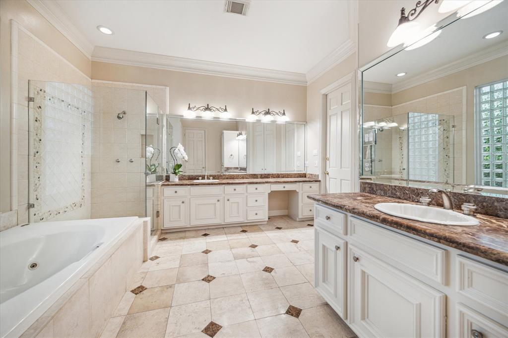 915 Huntington Cove
