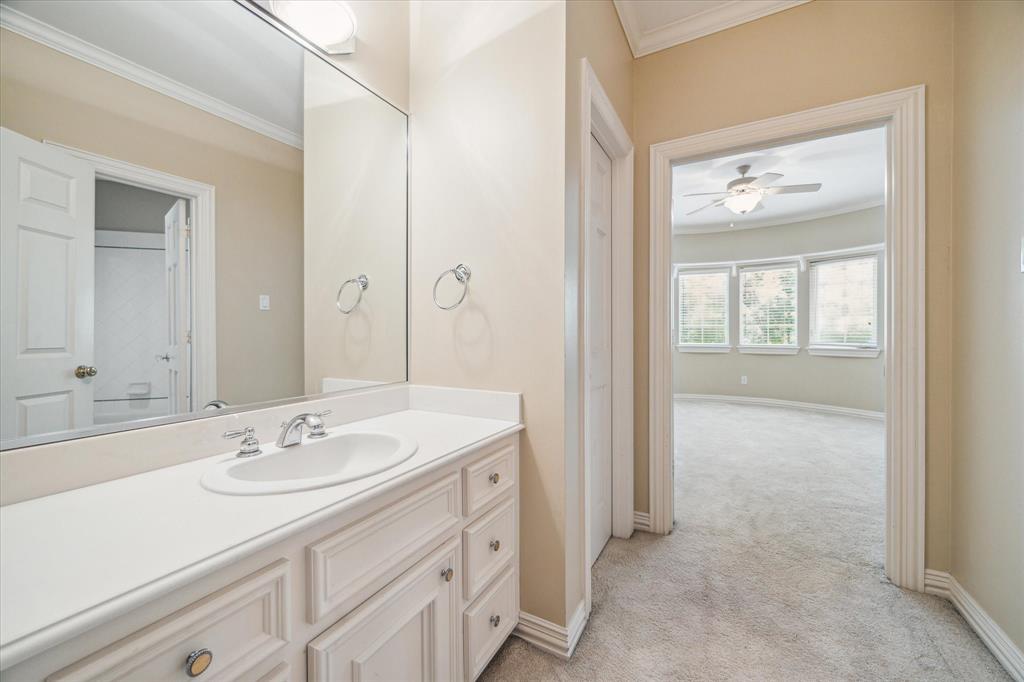 915 Huntington Cove