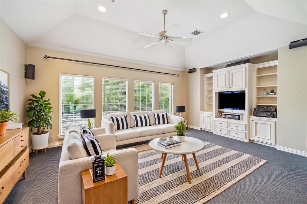 915 Huntington Cove