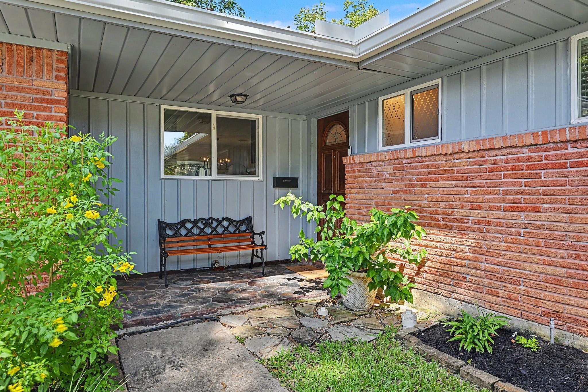 5322 Creekbend Drive