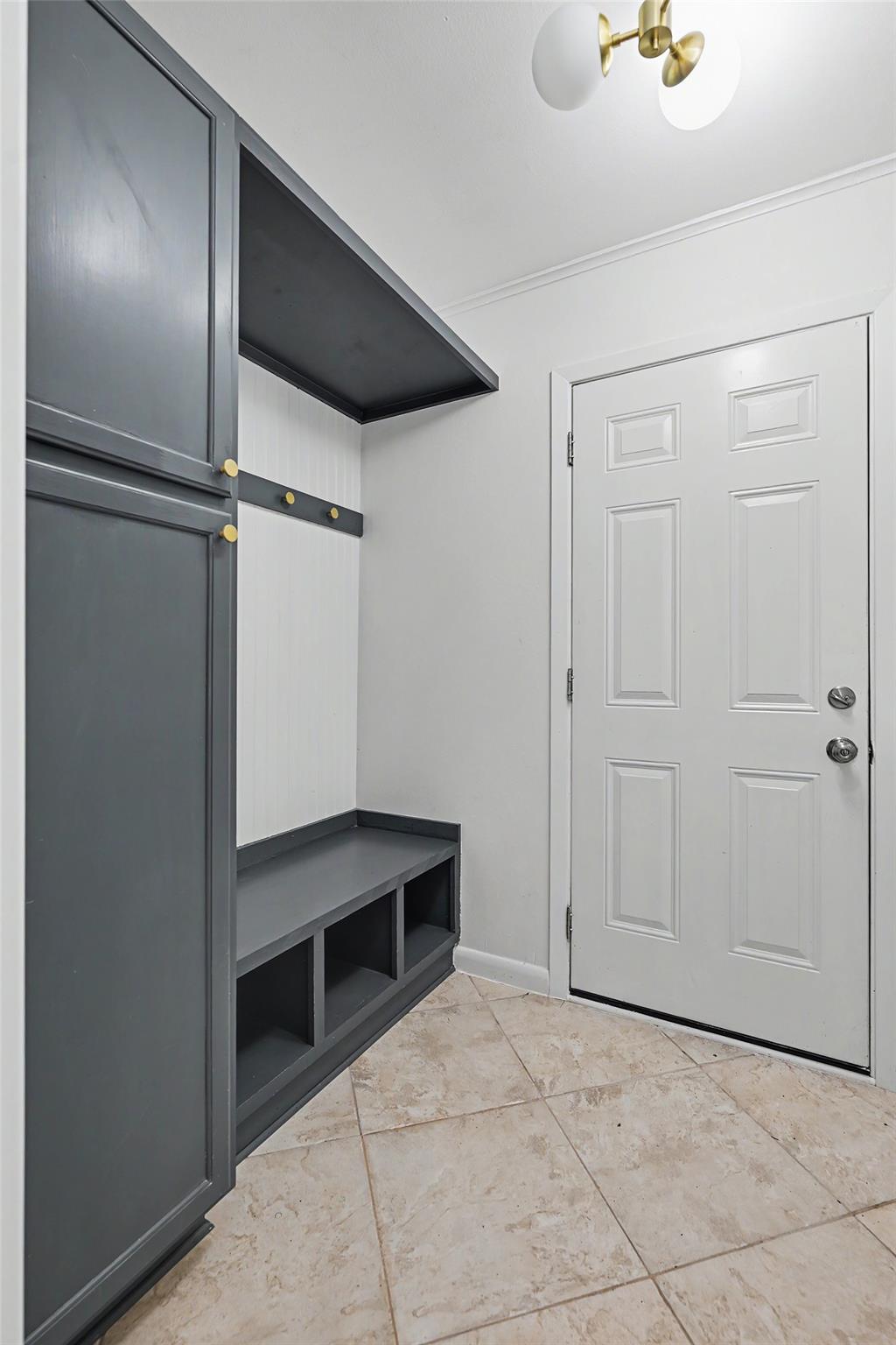 5322 Creekbend Drive