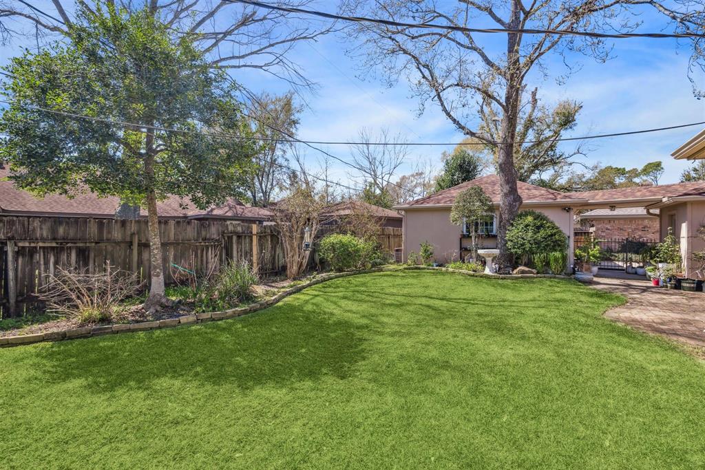 9831 Vogue Lane