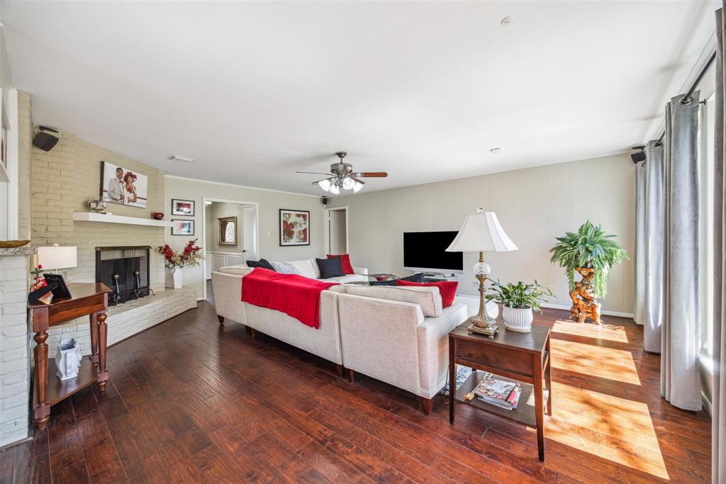 9831 Vogue Lane