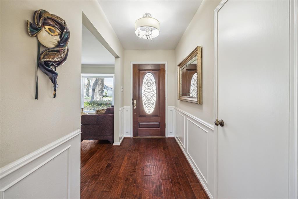 9831 Vogue Lane