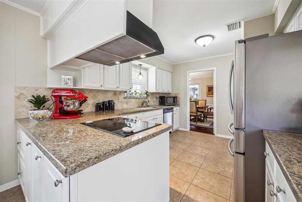9831 Vogue Lane