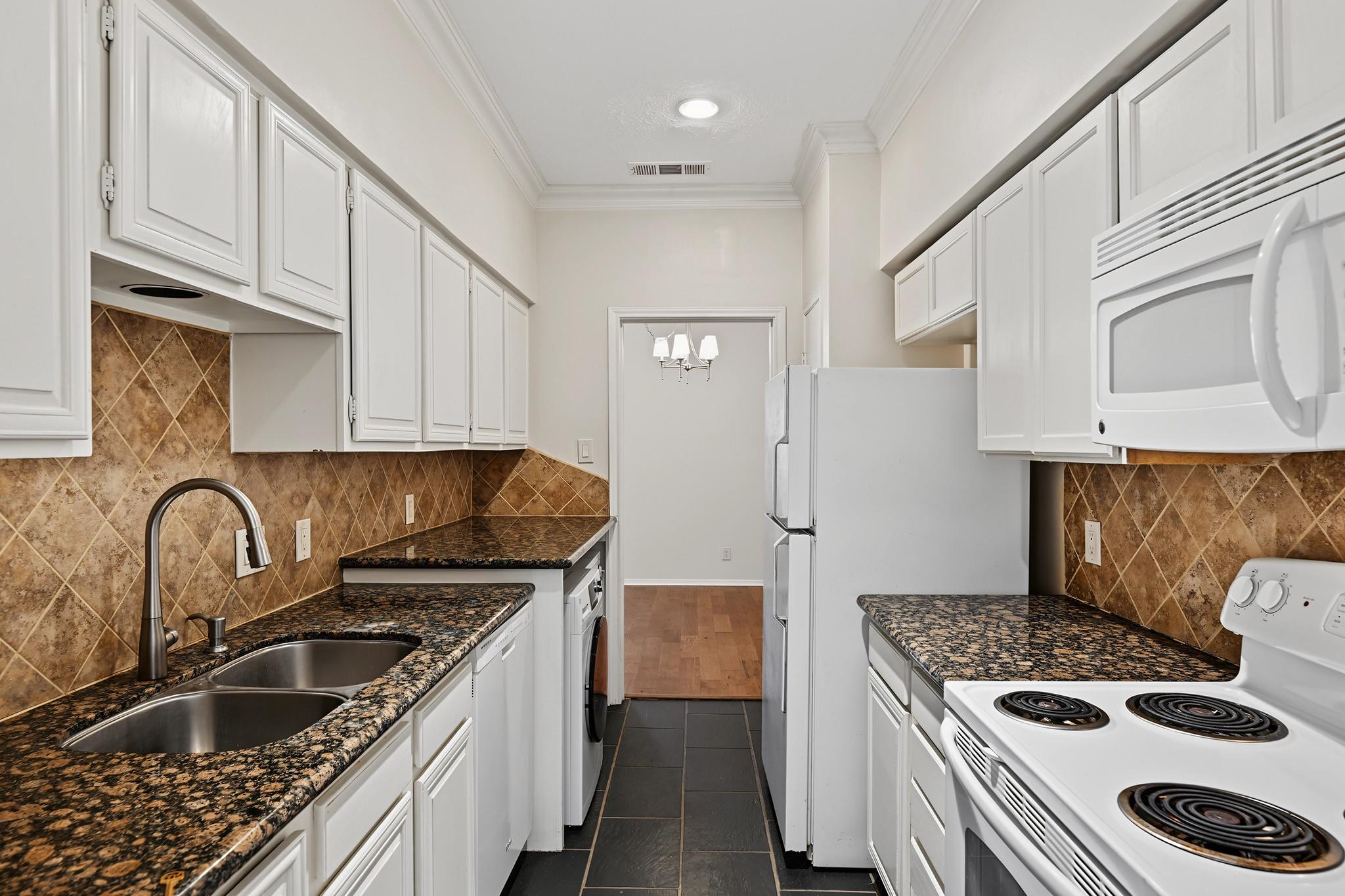 3721 Wakeforest