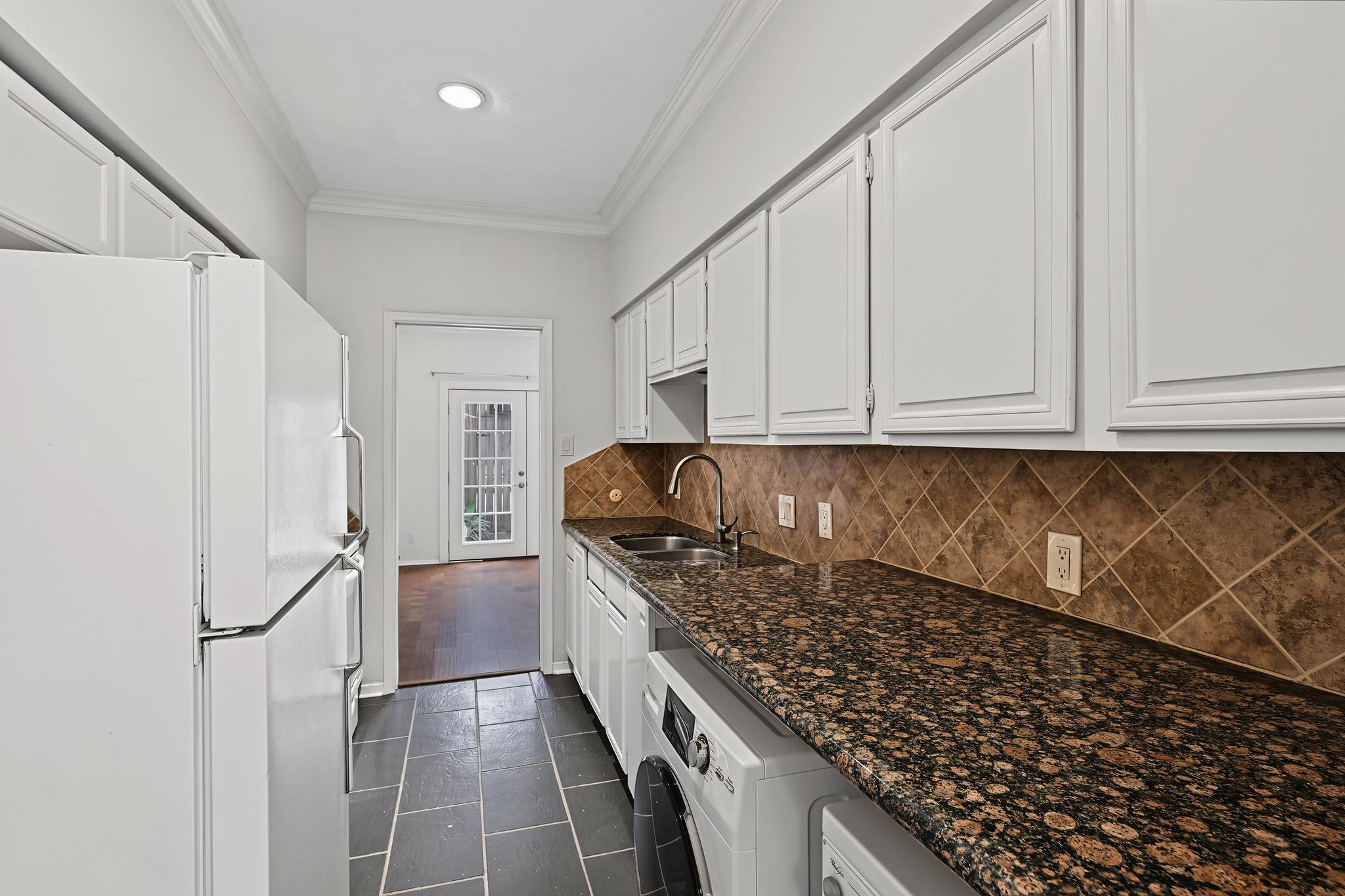 3721 Wakeforest