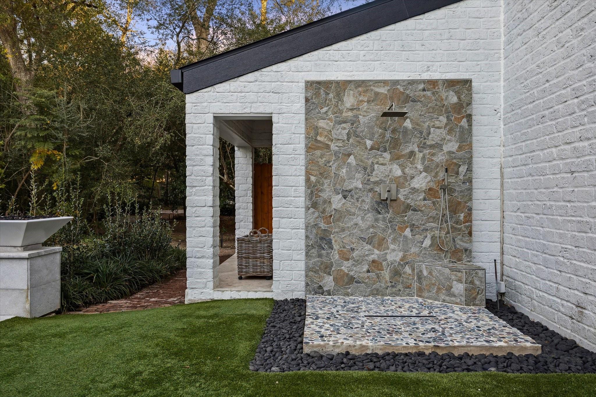 8 E Rivercrest Drive