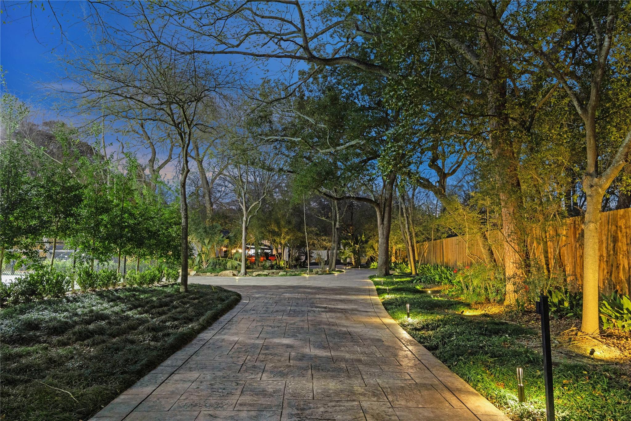 8 E Rivercrest Drive