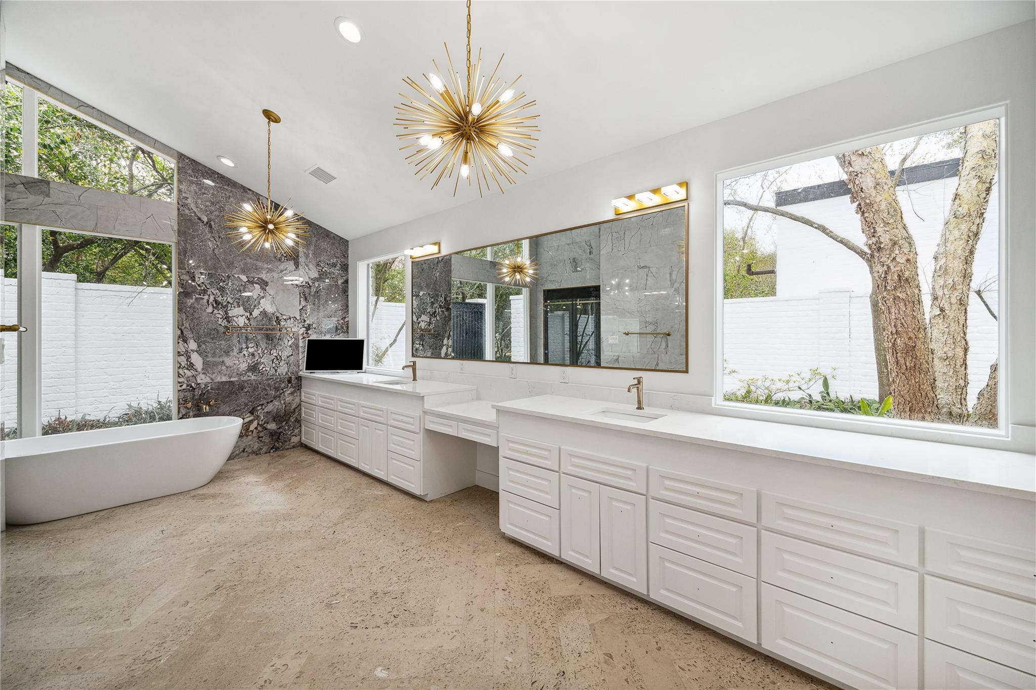 8 E Rivercrest Drive