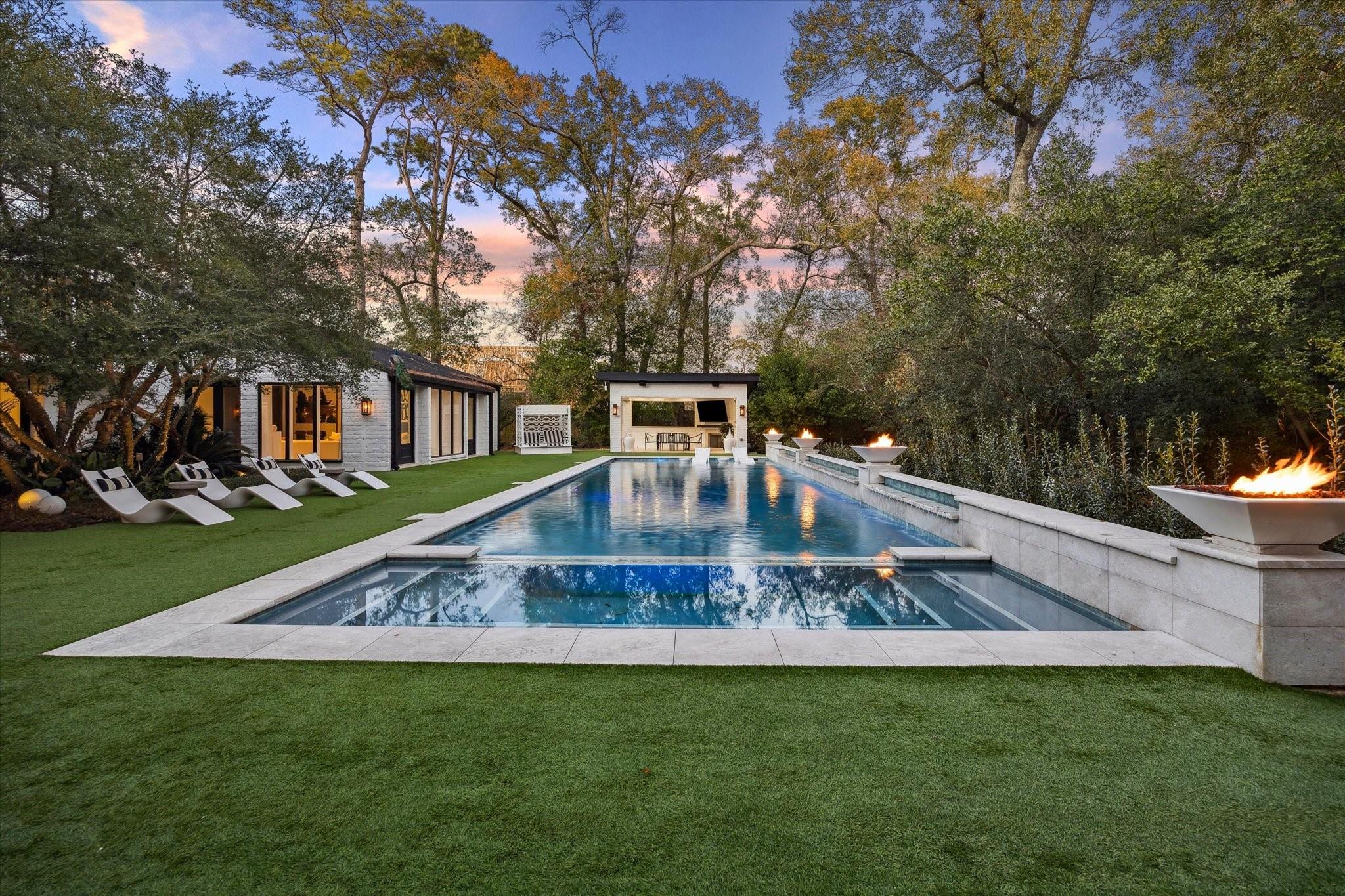 8 E Rivercrest Drive