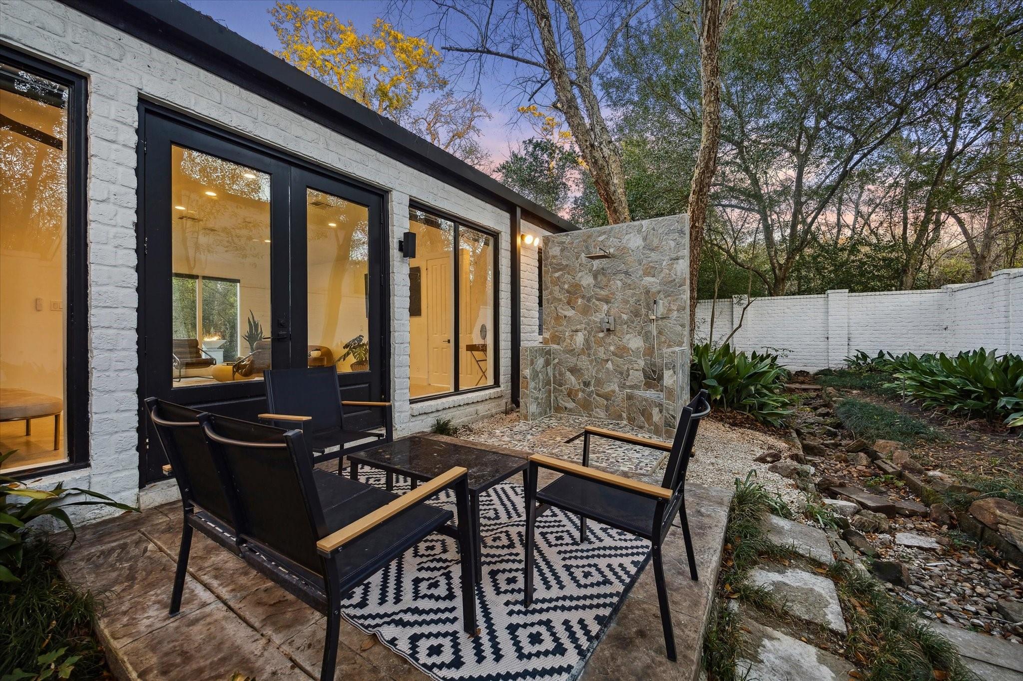 8 E Rivercrest Drive