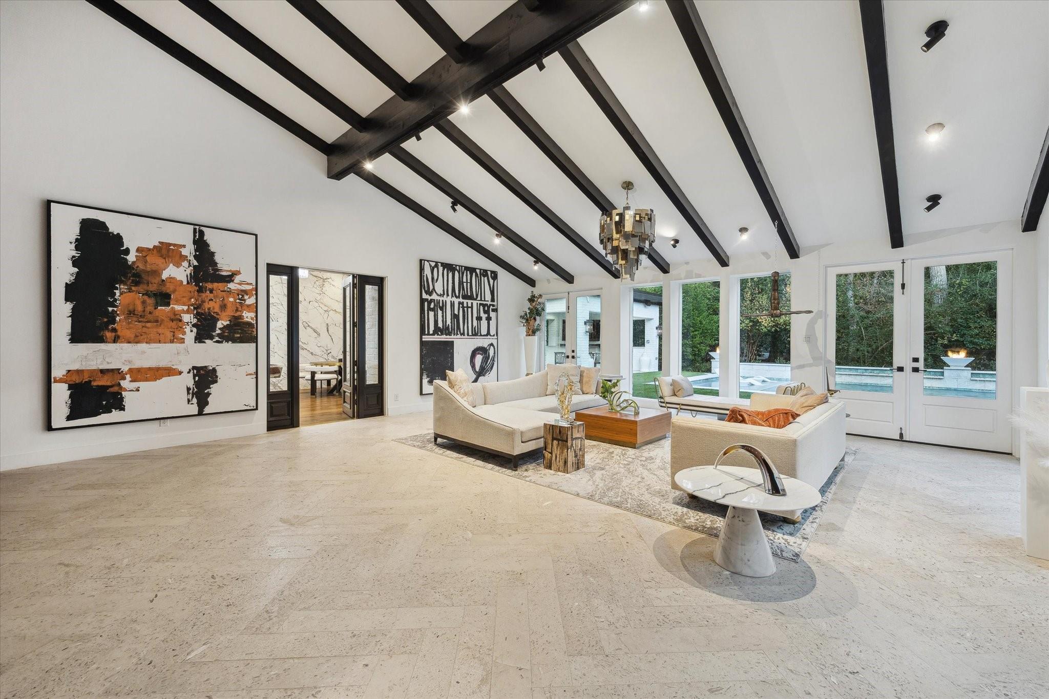 8 E Rivercrest Drive