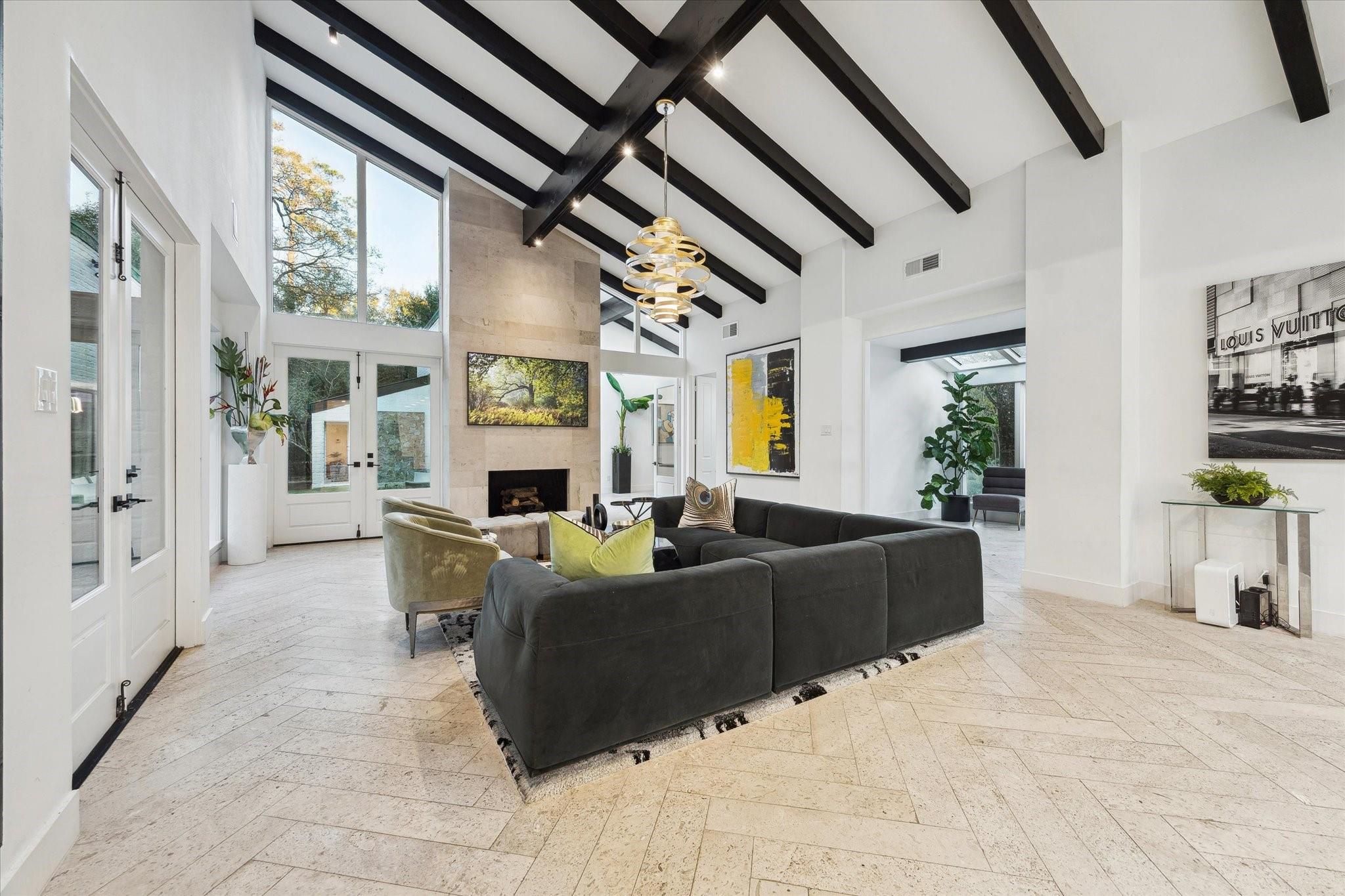 8 E Rivercrest Drive