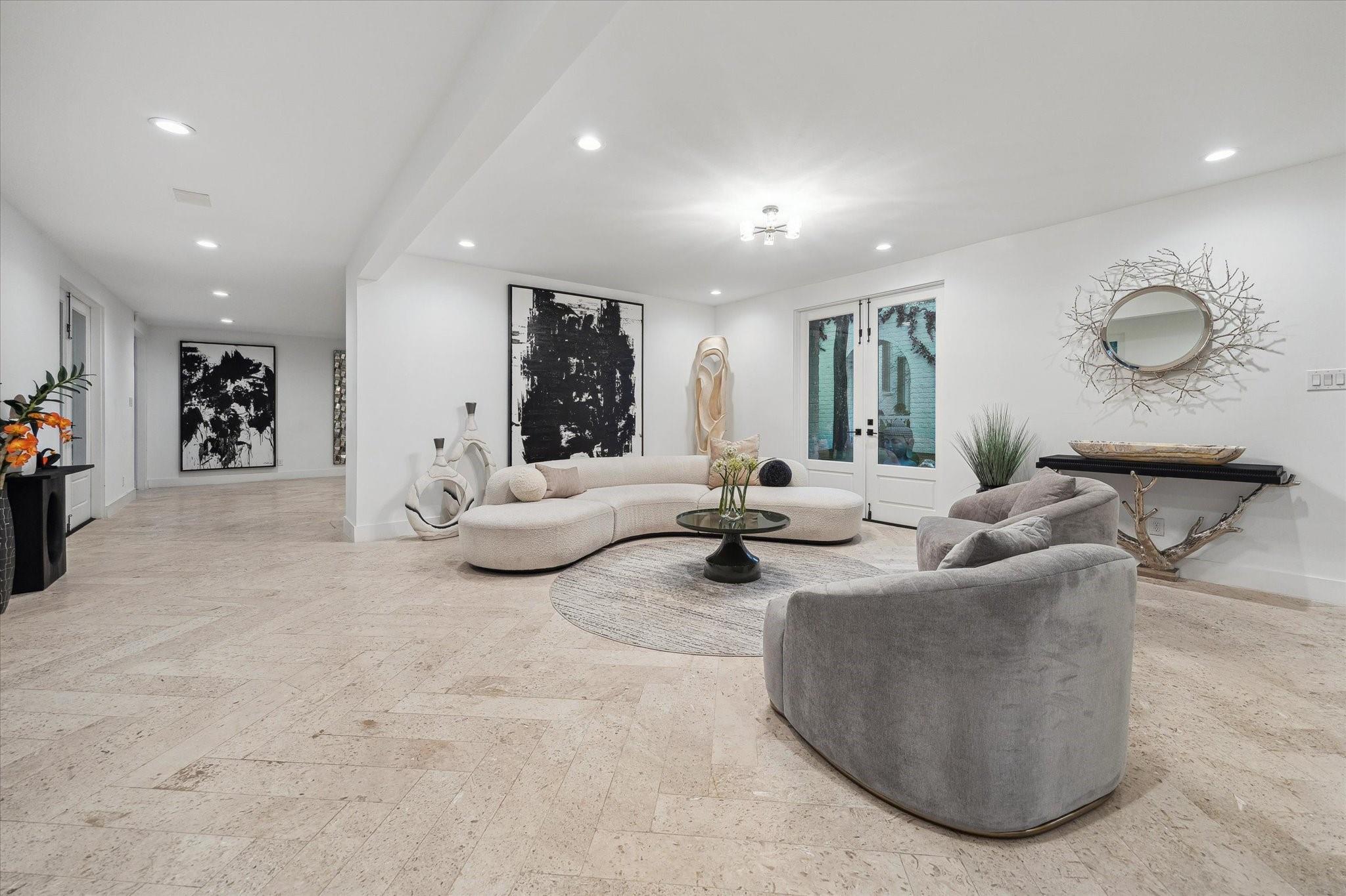 8 E Rivercrest Drive