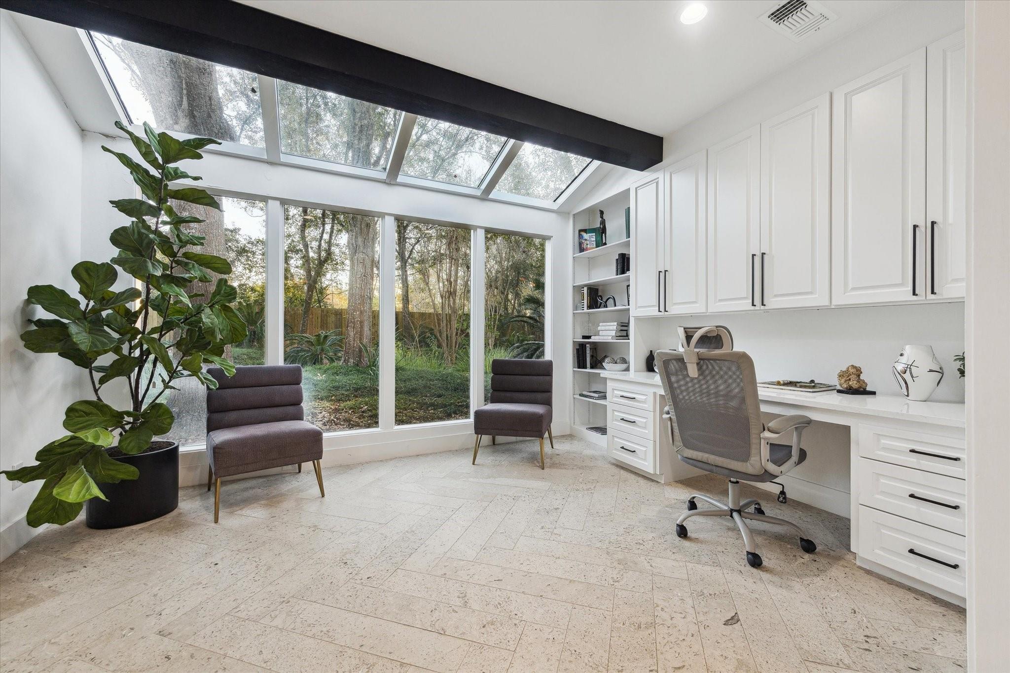 8 E Rivercrest Drive