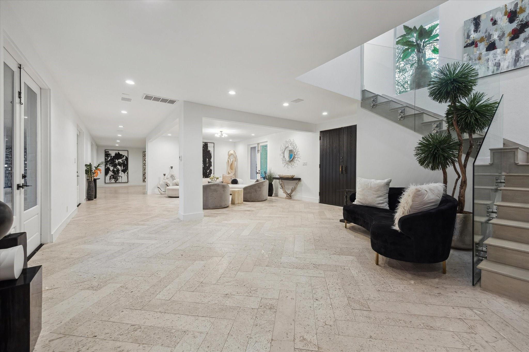 8 E Rivercrest Drive