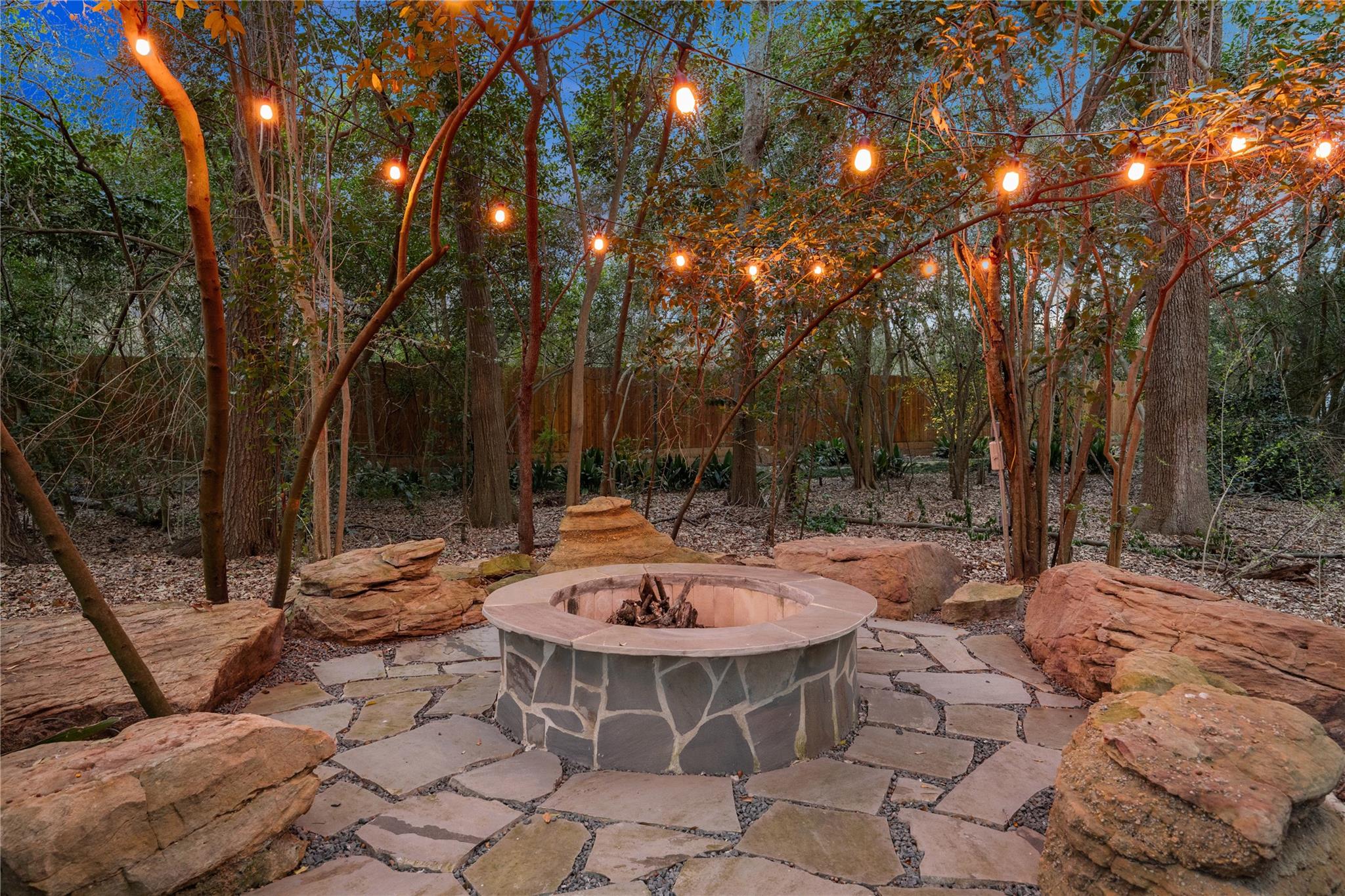 8 E Rivercrest Drive