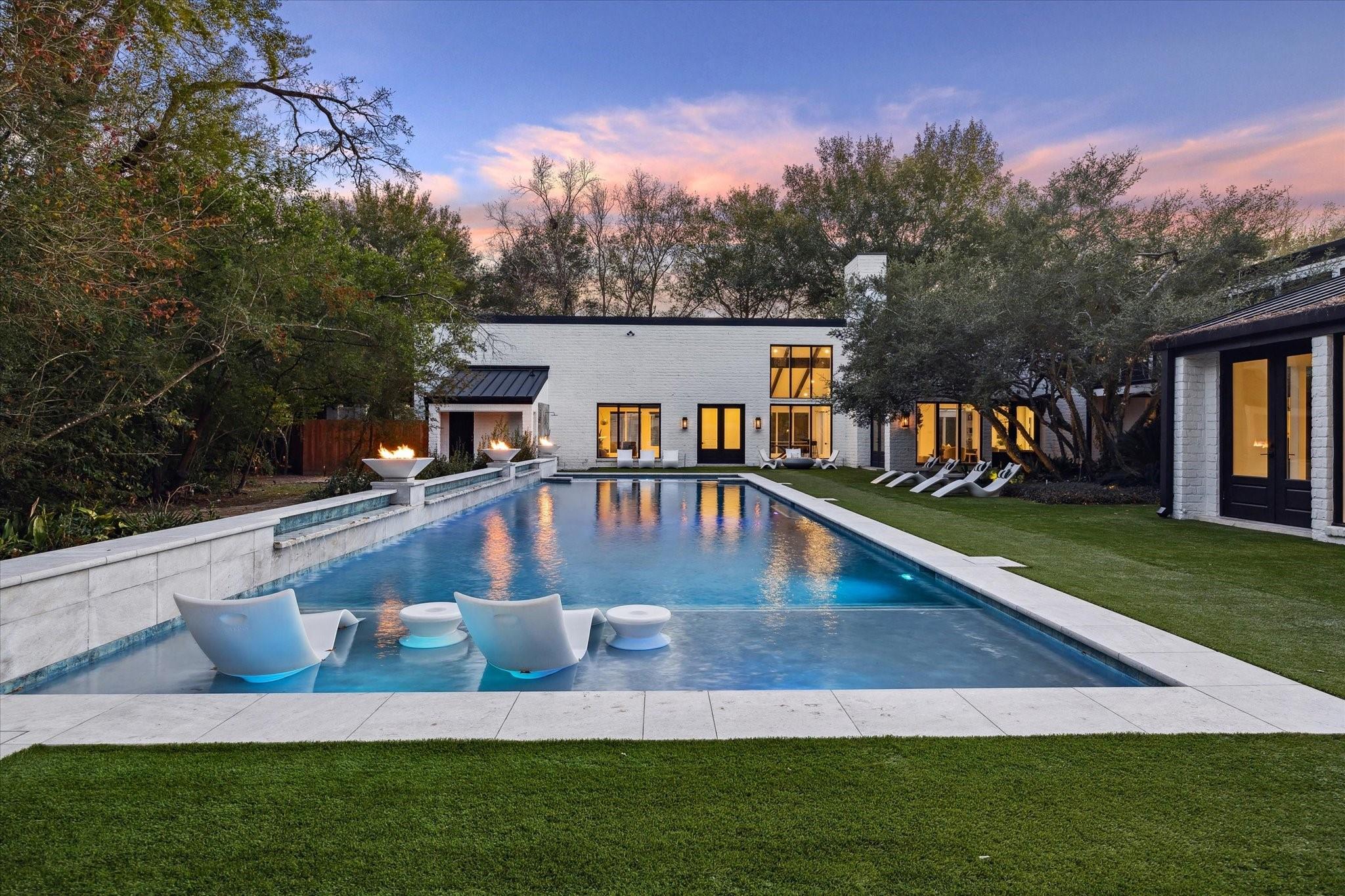 8 E Rivercrest Drive