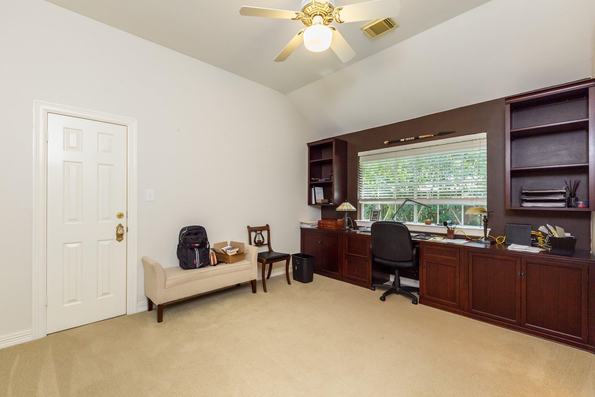 4915 Keneshaw Street