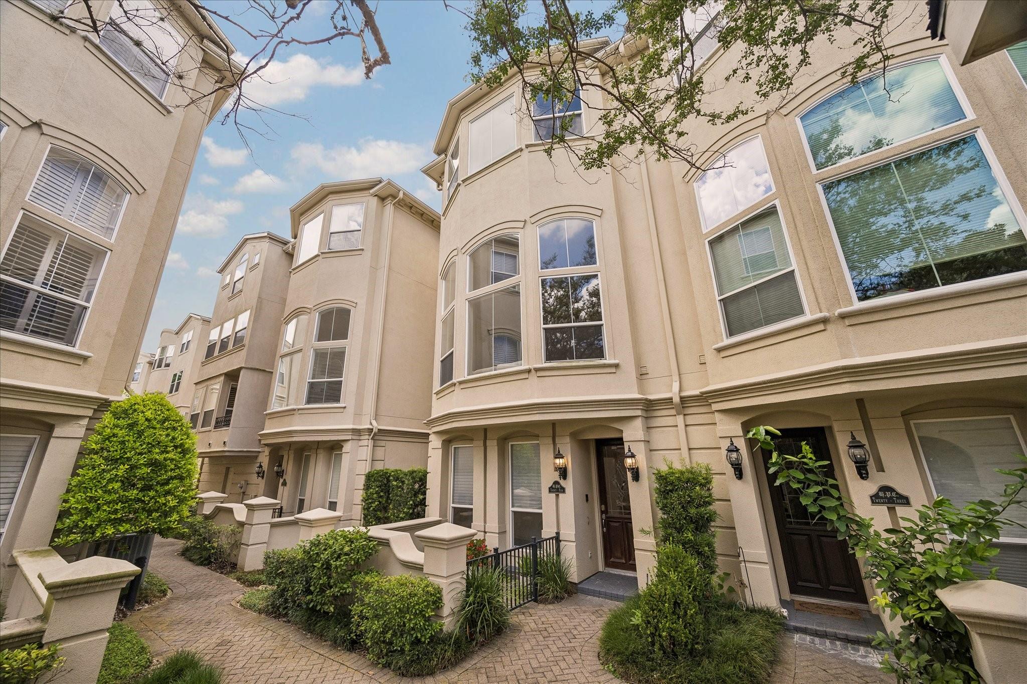 1515 Hyde Park Boulevard # 24