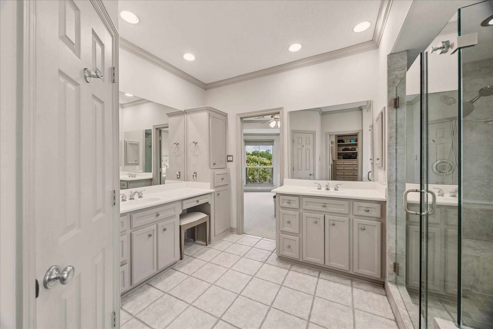 1515 Hyde Park Boulevard # 24