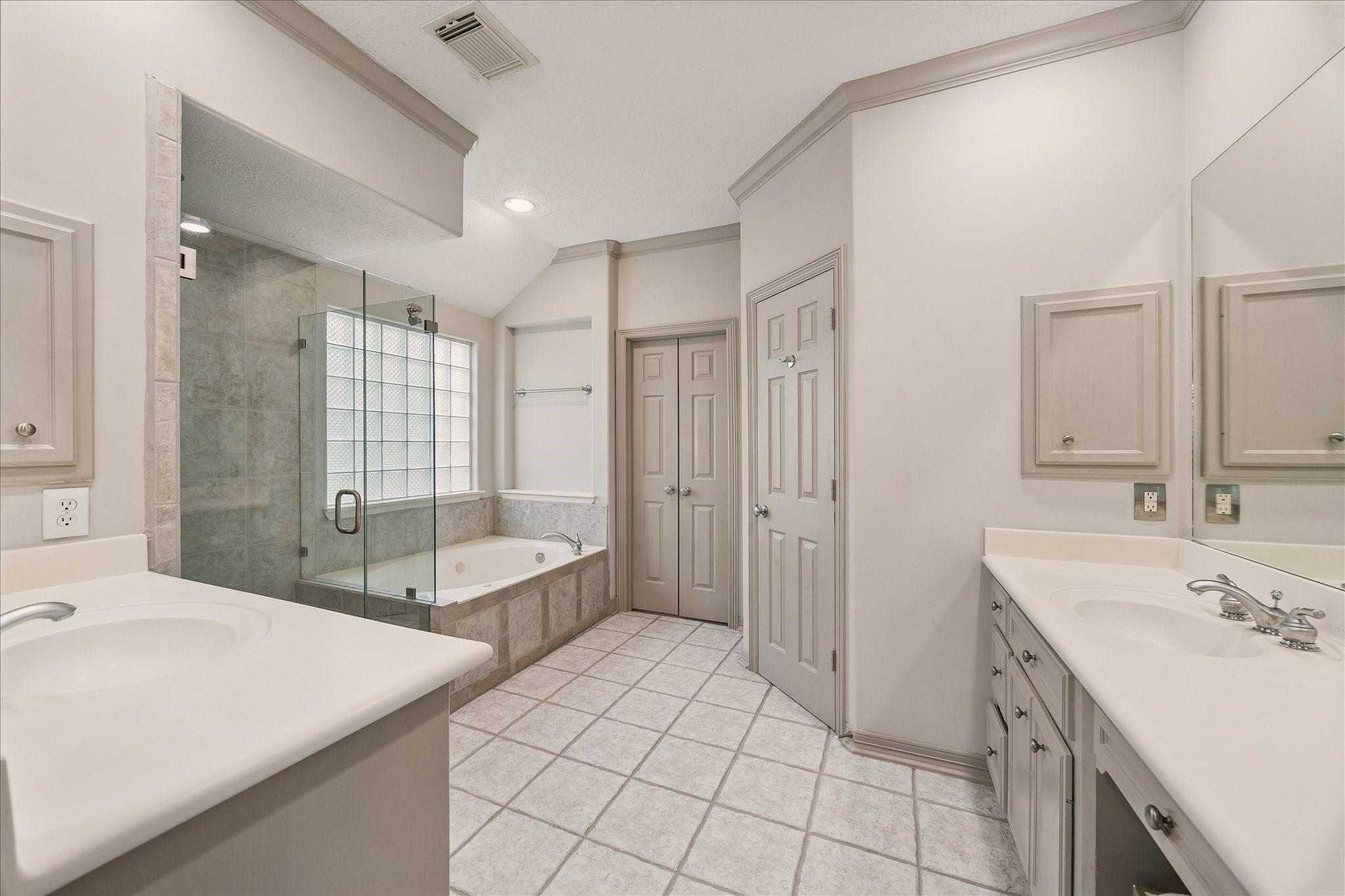 1515 Hyde Park Boulevard # 24
