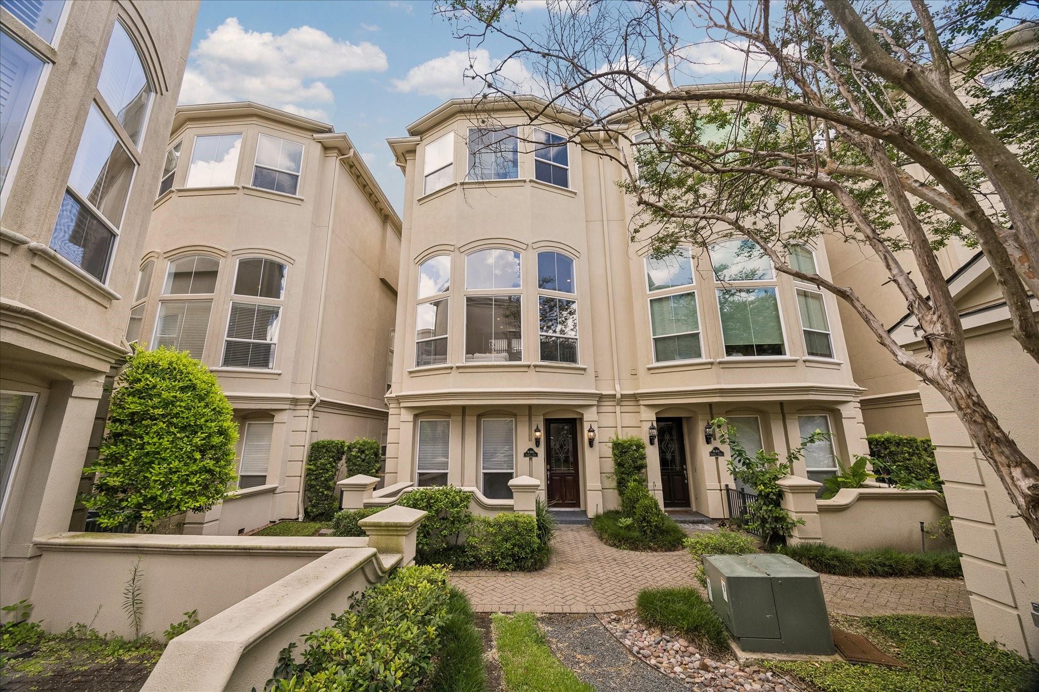 1515 Hyde Park Boulevard # 24