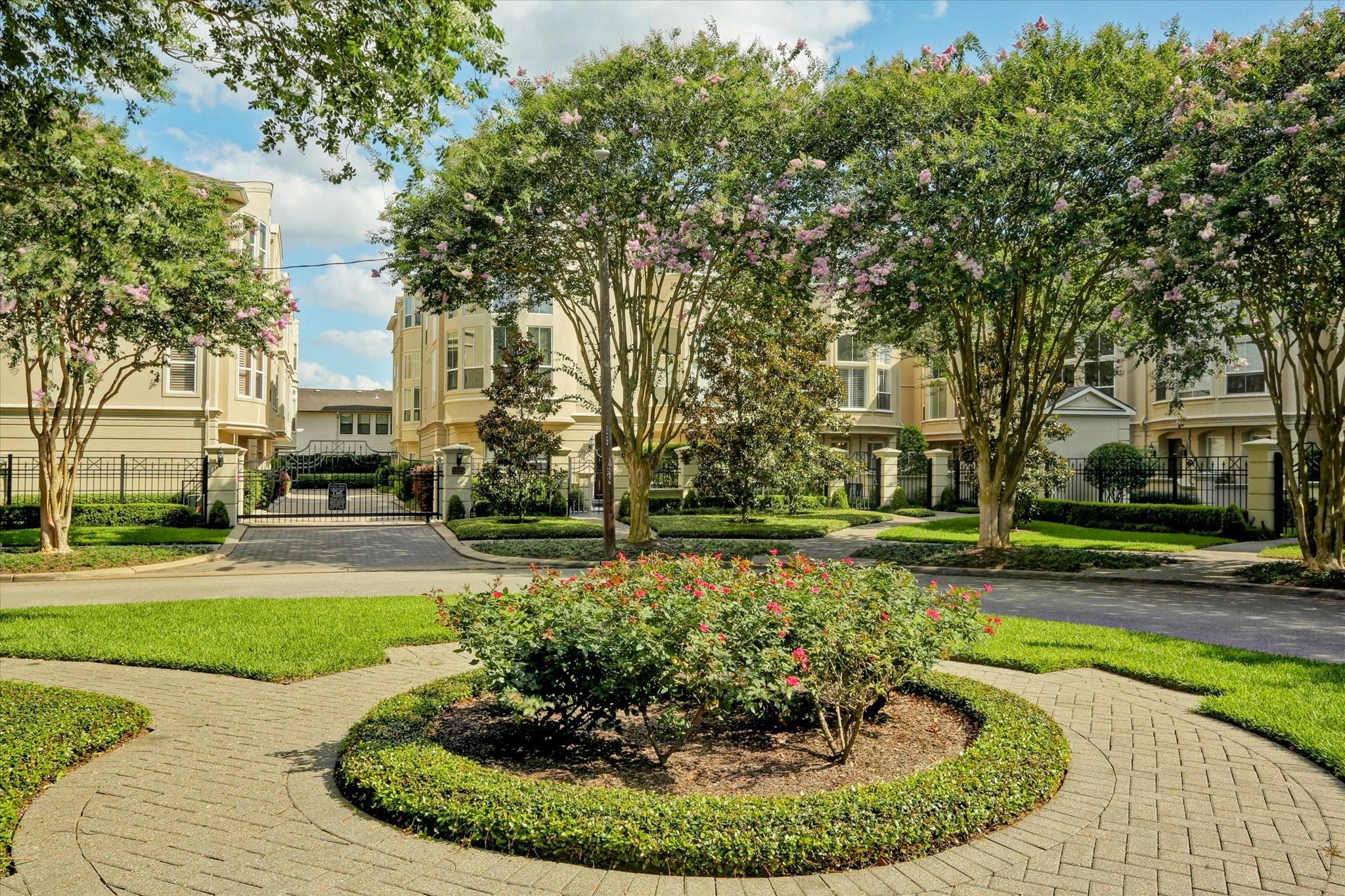 1515 Hyde Park Boulevard # 24