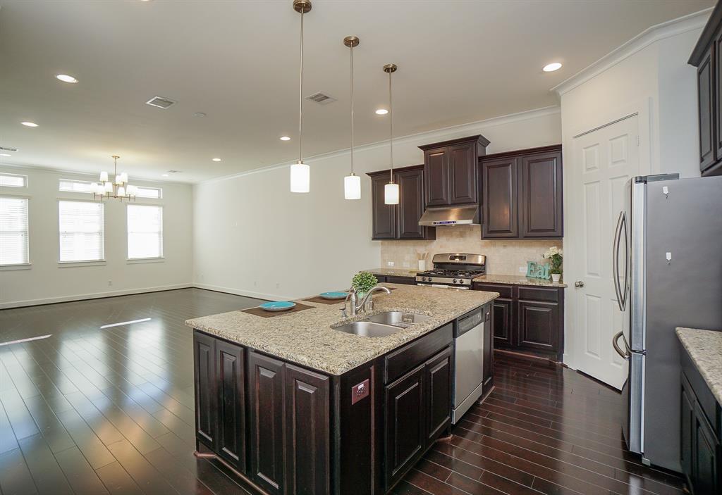 1216 Hobbs Reach Lane