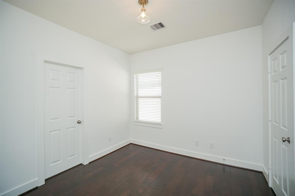 1216 Hobbs Reach Lane