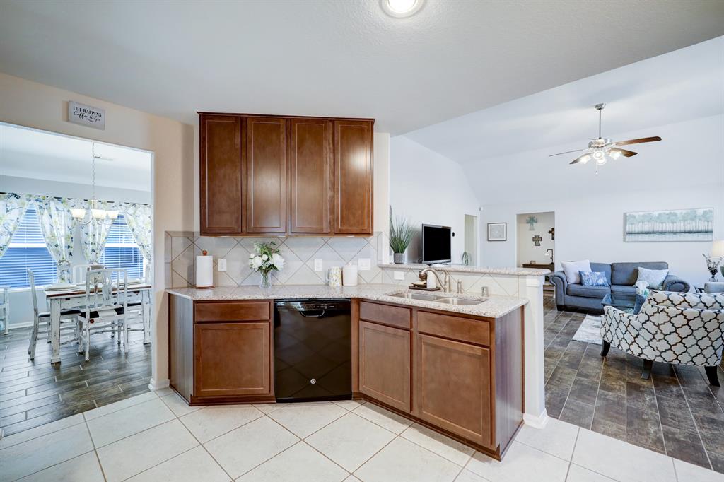 2226 Village Side Trail