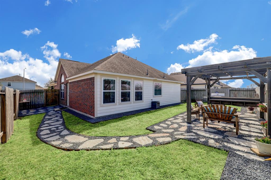 2226 Village Side Trail