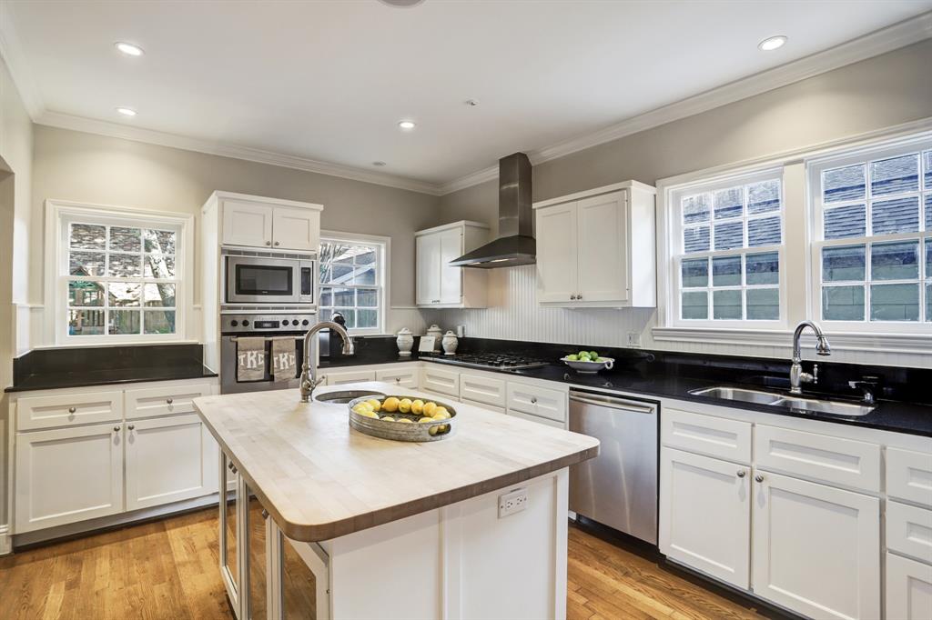 2123 Dunstan Road