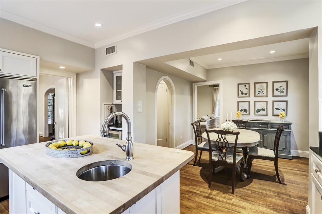 2123 Dunstan Road