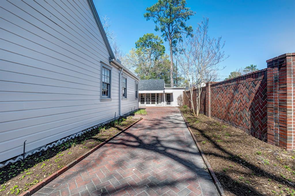 316 W 33rd Street