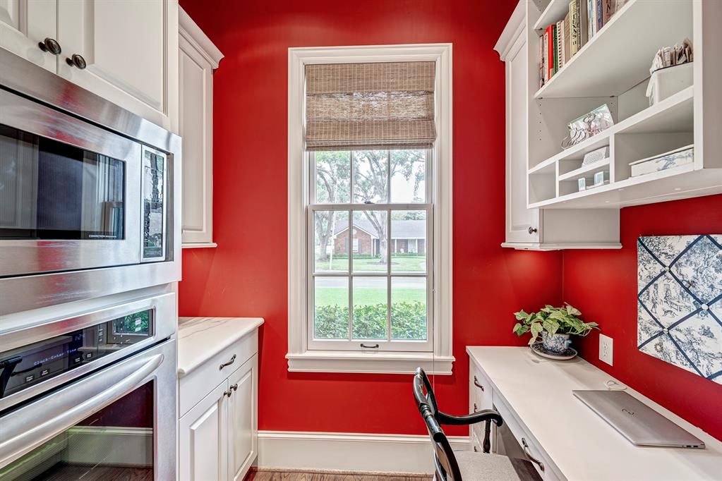 6163 Chevy Chase Drive