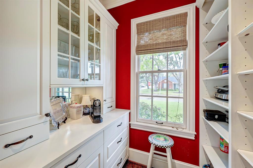 6163 Chevy Chase Drive