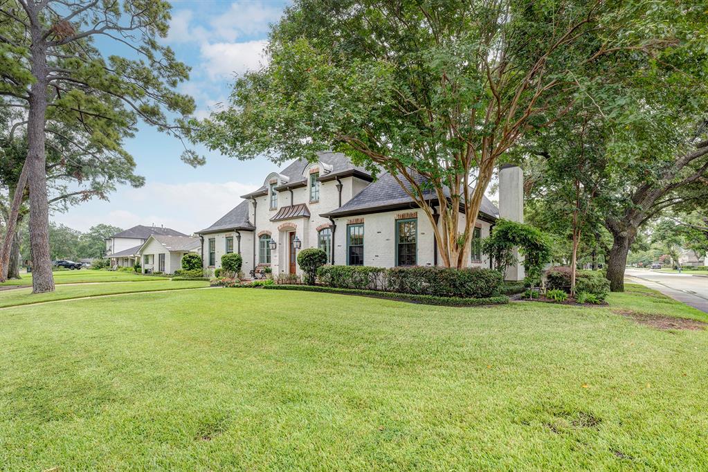 6163 Chevy Chase Drive
