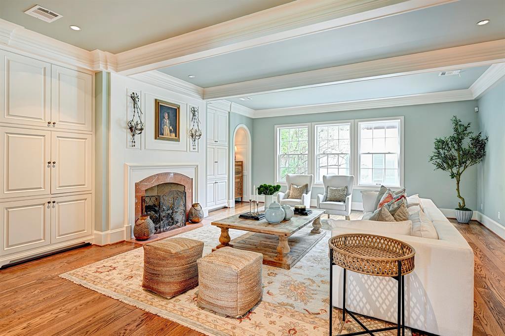 6163 Chevy Chase Drive