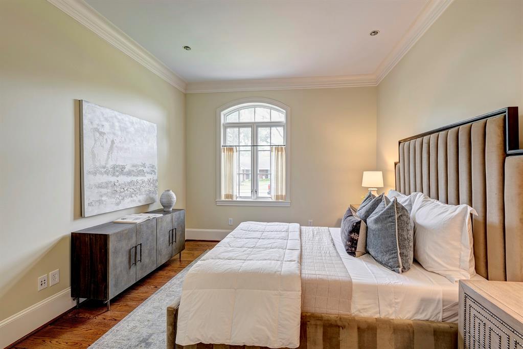 6163 Chevy Chase Drive