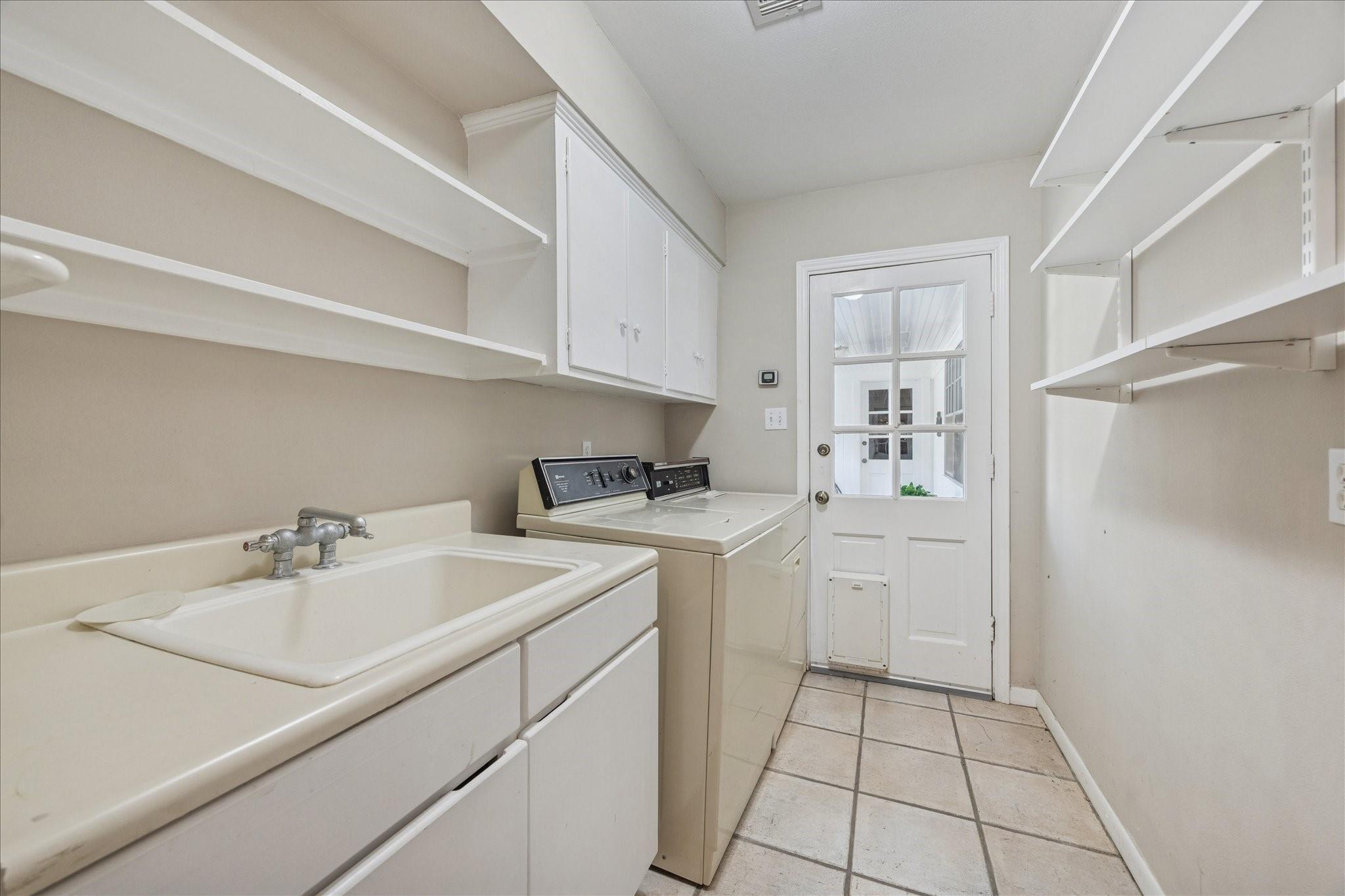 10002 Cedar Creek Drive