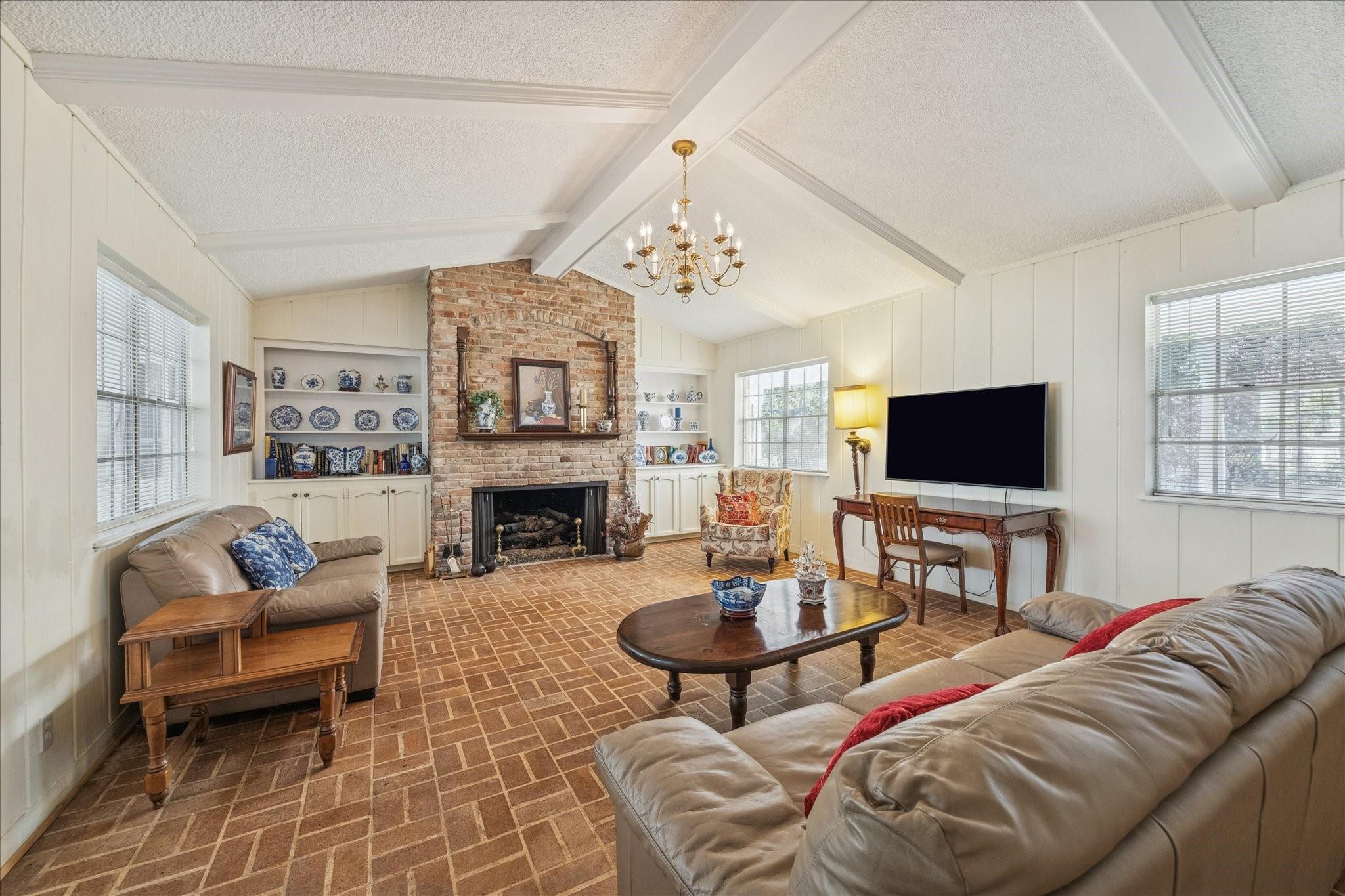 10002 Cedar Creek Drive