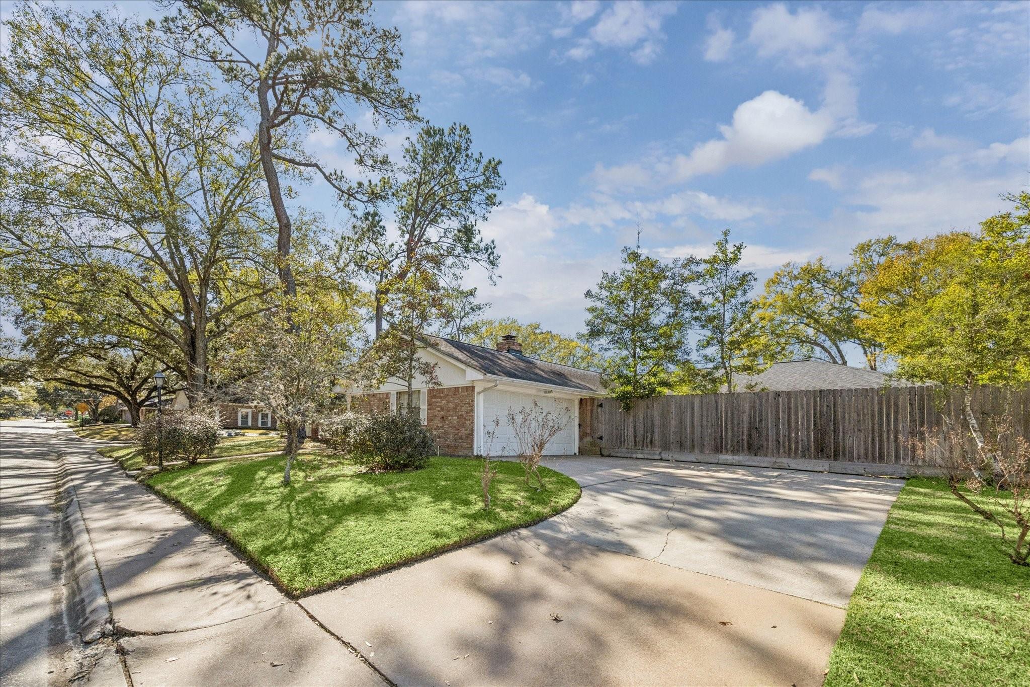 10002 Cedar Creek Drive