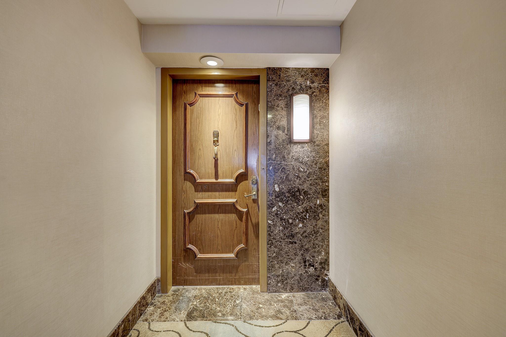 49 Briar Hollow Lane # 302