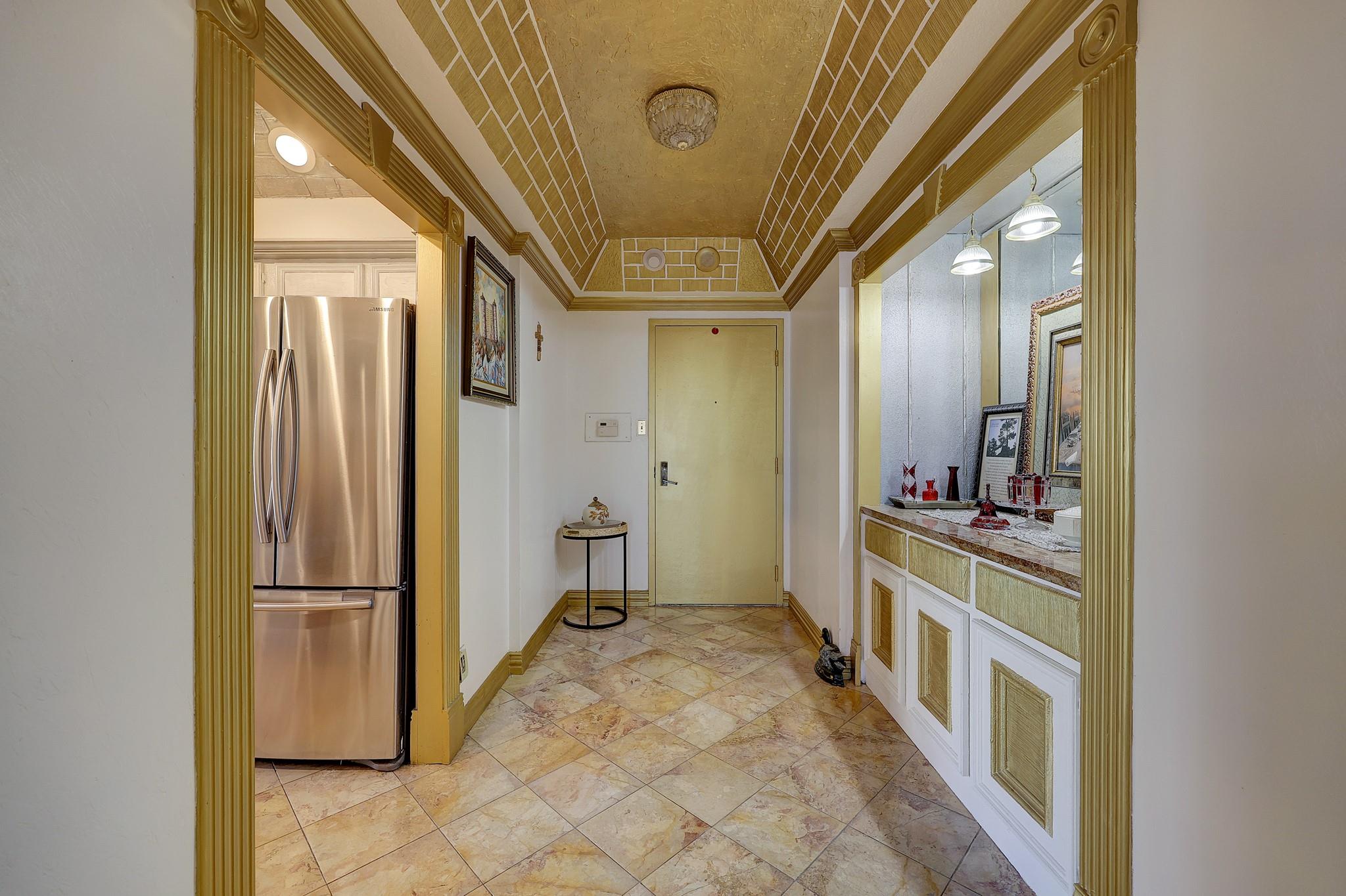 49 Briar Hollow Lane # 302