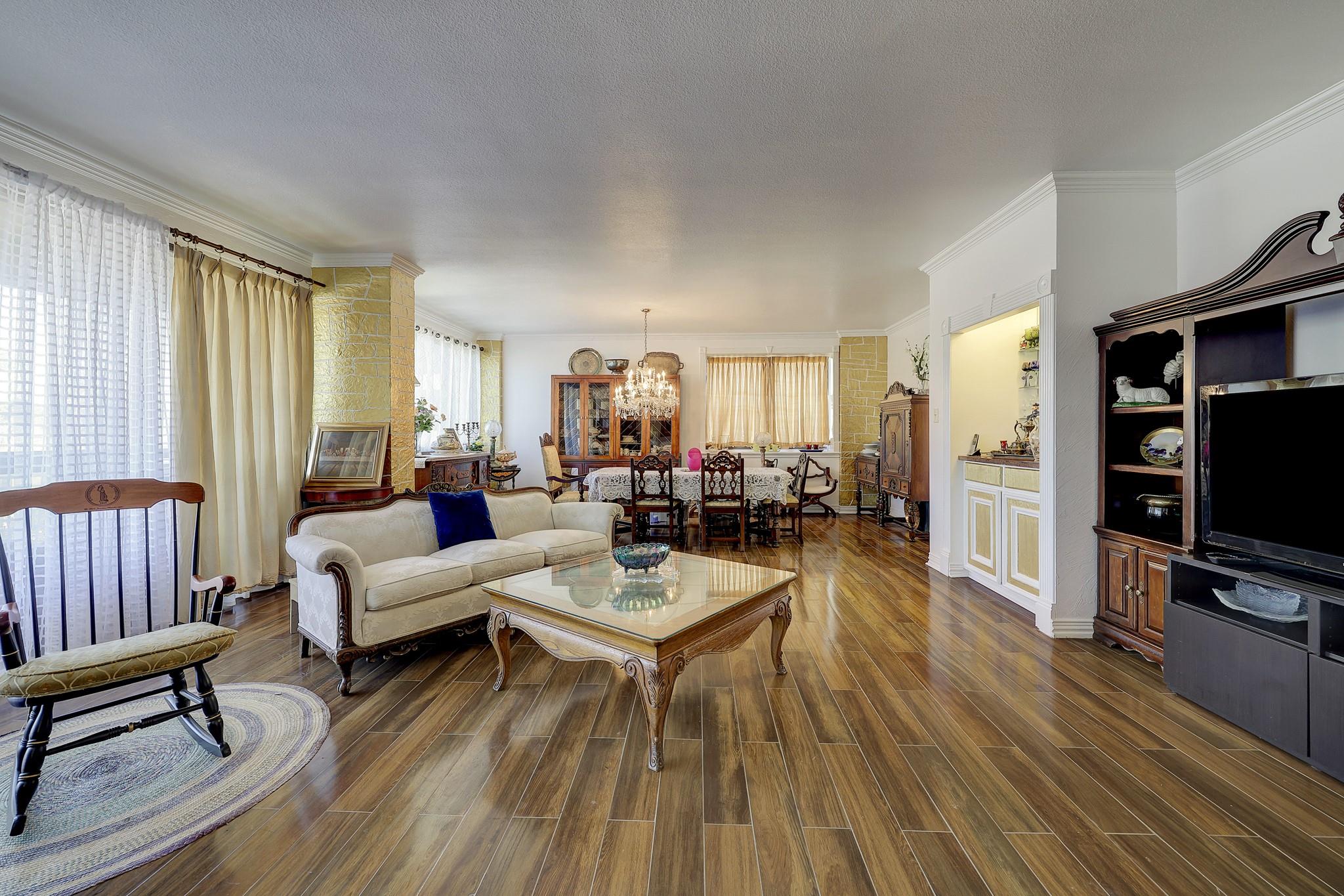 49 Briar Hollow Lane # 302