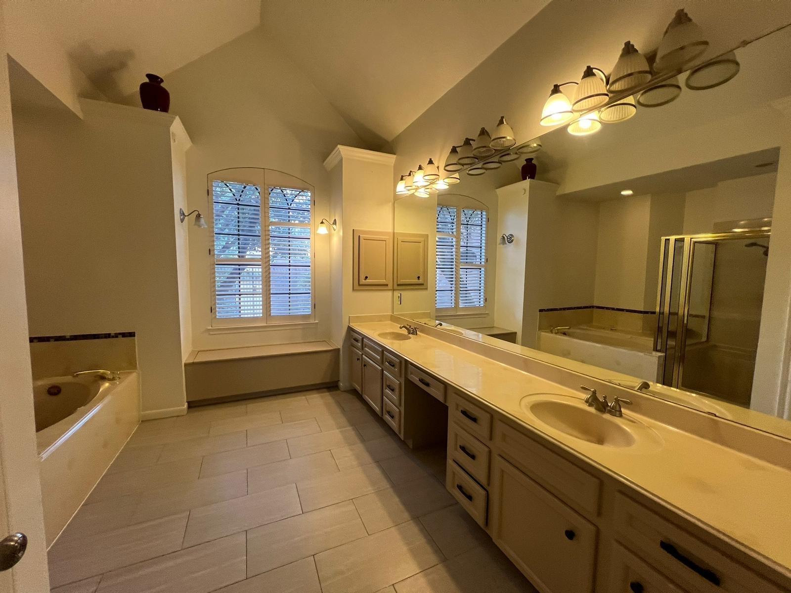 6990 Oakwood Park